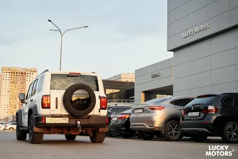 Автосалон «Lucky Motors TANK Екатеринбург»